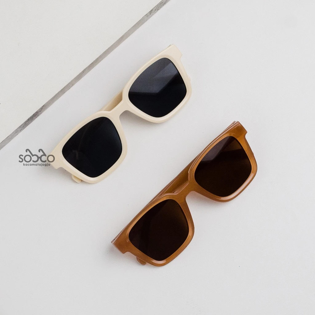 Kacamata Hitam Kotak KUMARI 05 Unisex - Image 7