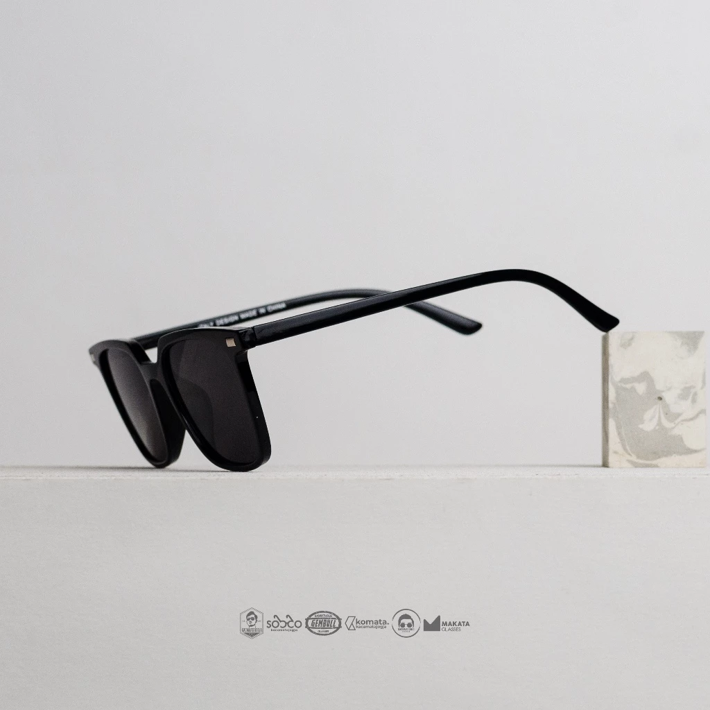 Kacamata Hitam Kotak ANARGYA 02 – Atom Solid - Image 5